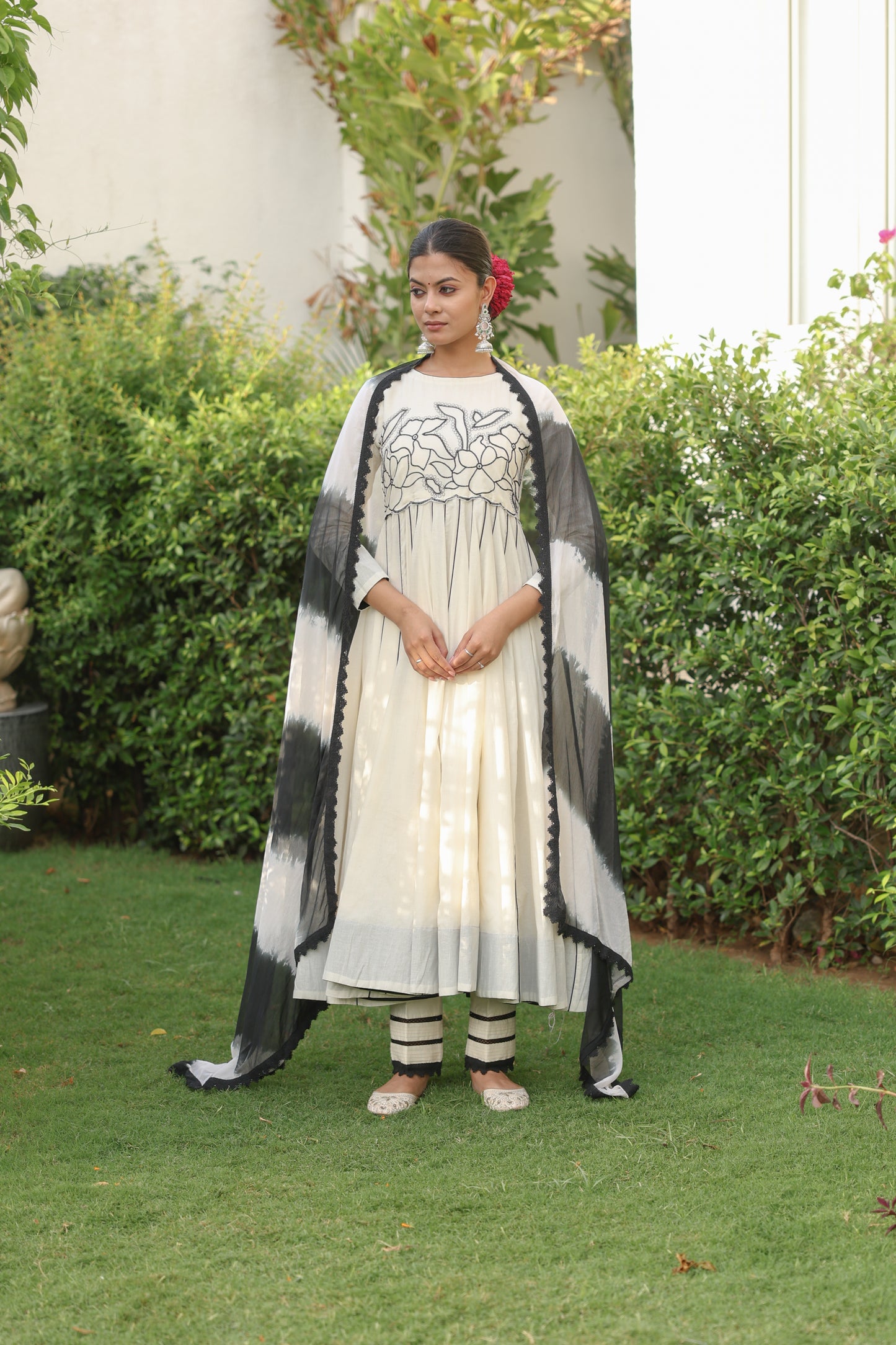 Noorani Siyahi Anarkali Set