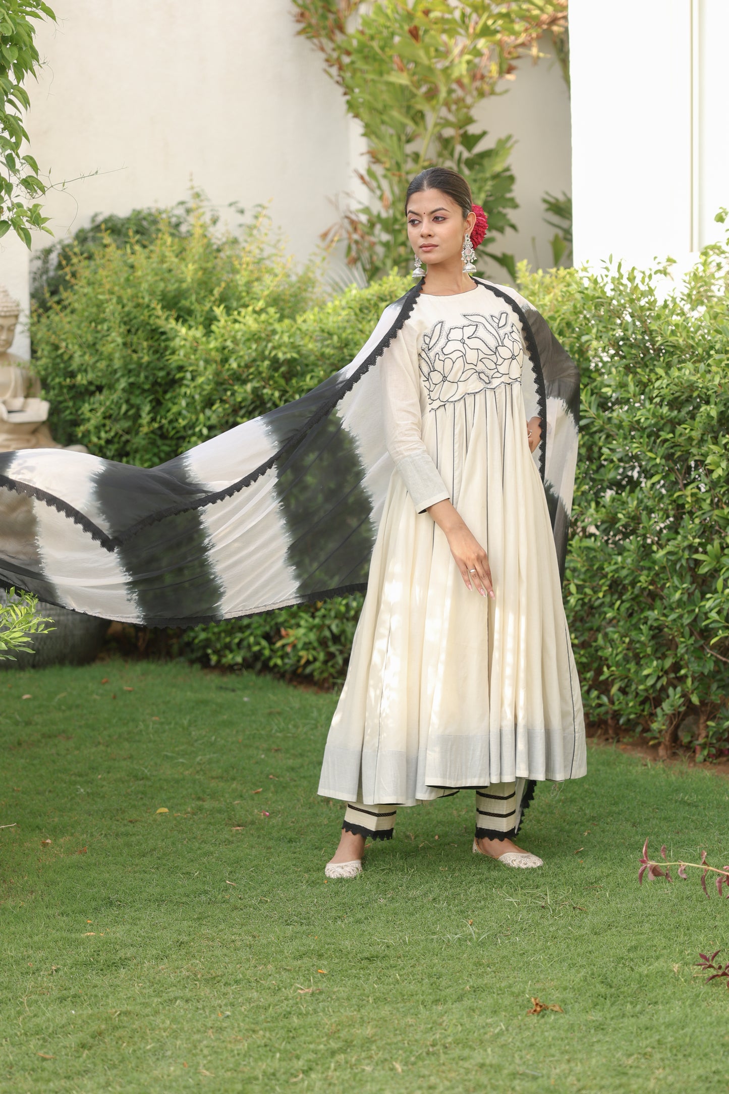 Noorani Siyahi Anarkali Set