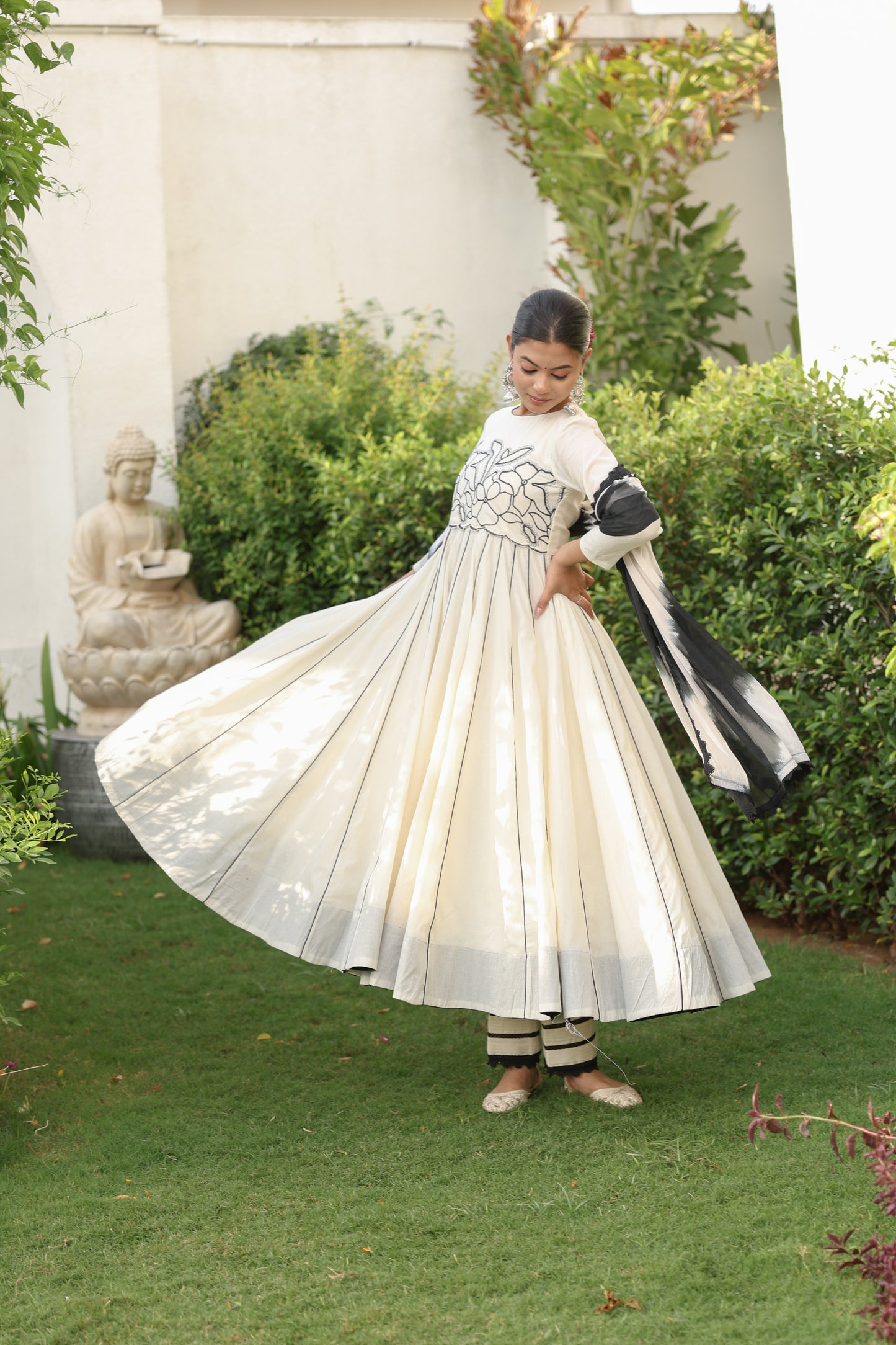 Noorani Siyahi Anarkali Set