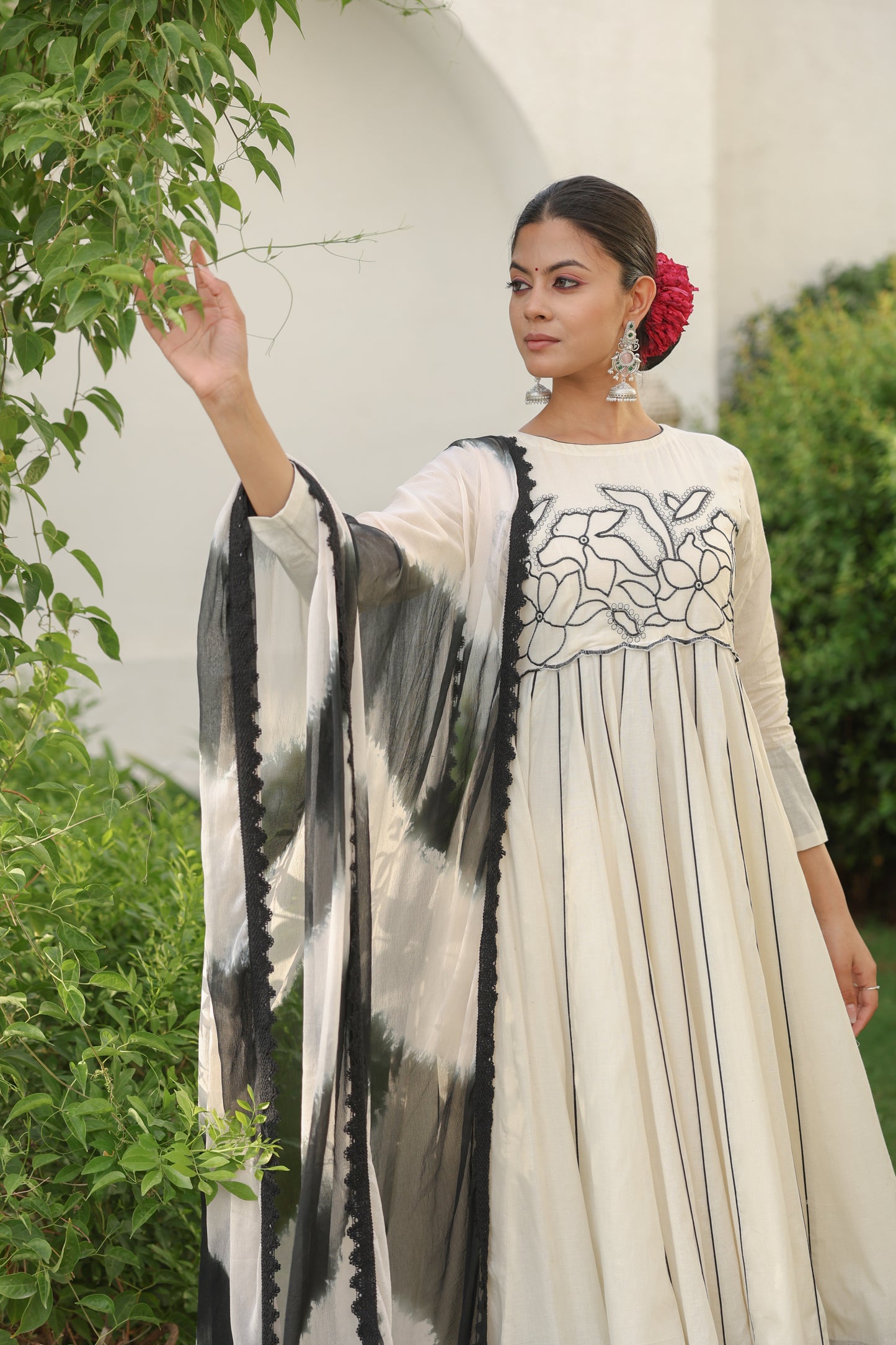 Noorani Siyahi Anarkali Set