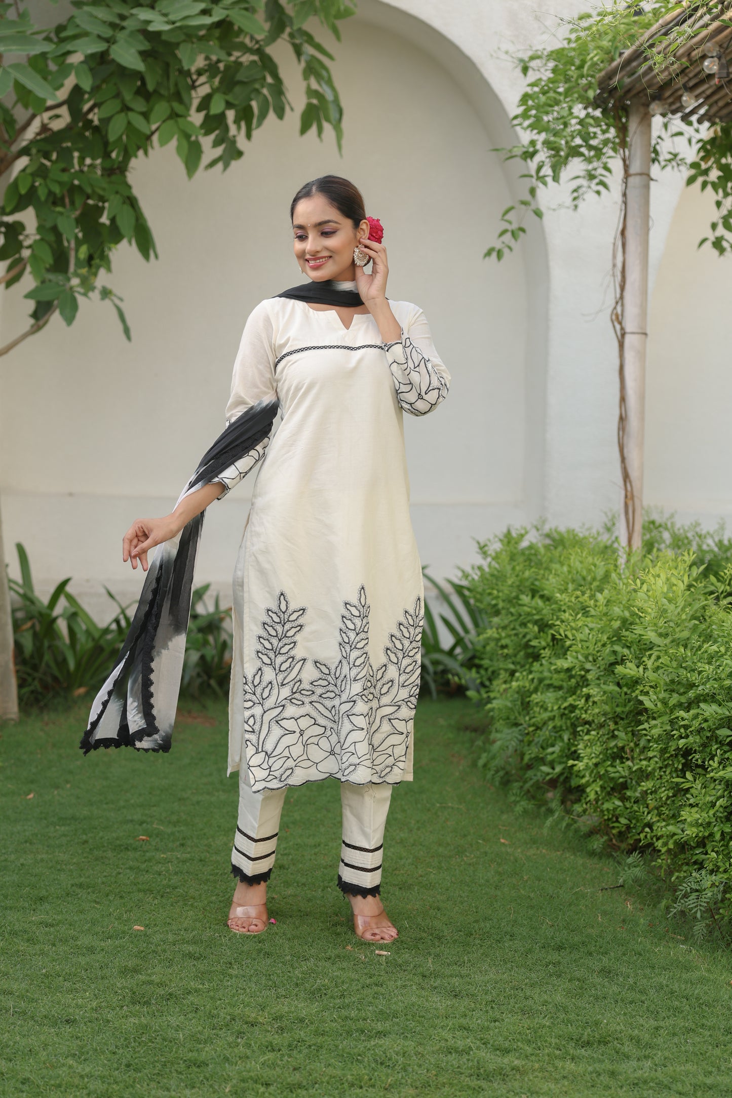 Noorani Siyahi Suit Set