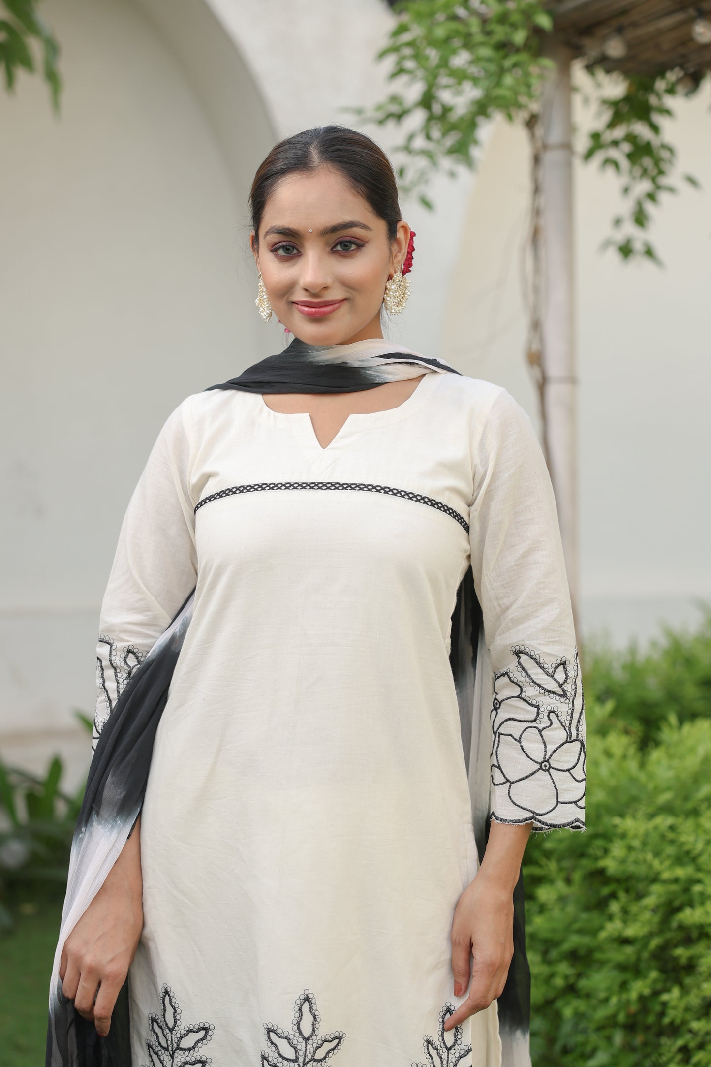 Noorani Siyahi Suit Set
