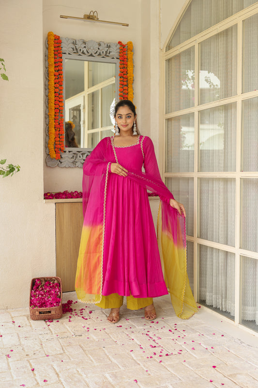 Gulaabi Noor Anarkali Set