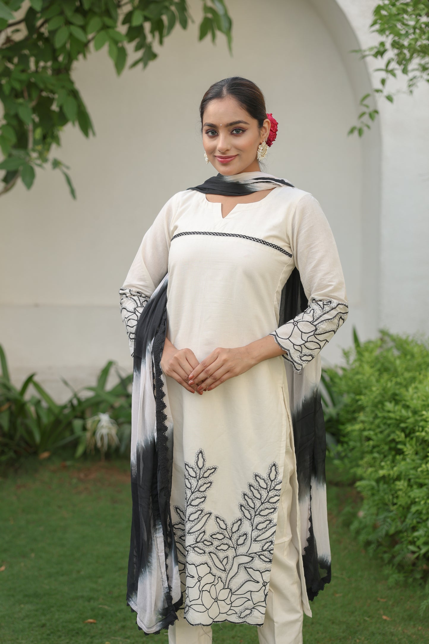Noorani Siyahi Suit Set
